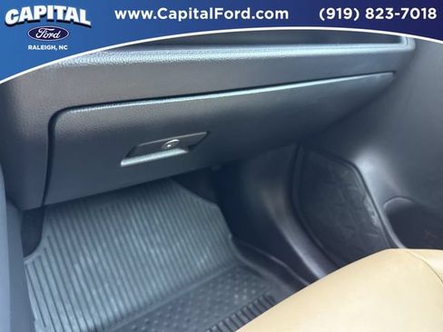 Used 2025 Toyota RAV4 XLE Premium FWD image 28
