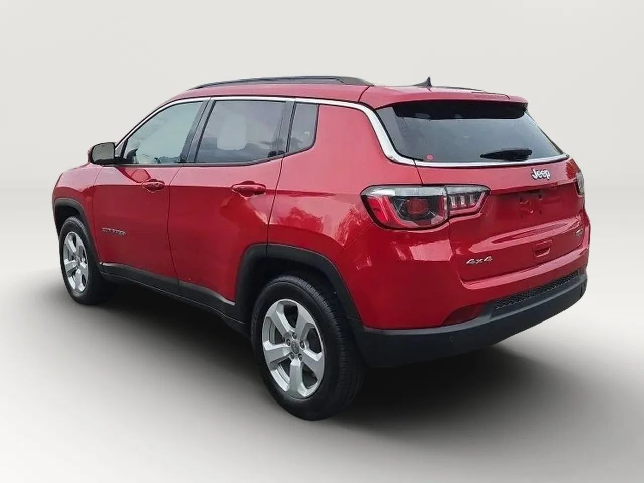 Used 2018 Jeep Compass Latitude w/ Popular Equipment Group AWD/4WD image 6