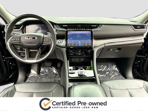 Certified 2023 Jeep Grand Cherokee L Limited w/ Trailer Tow Group (B) image 3