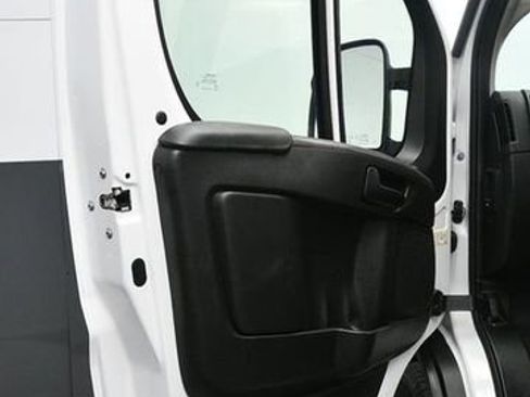 Used 2025 RAM ProMaster 2500 w/ Convenience Group image 13