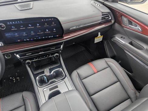 New 2026 Chevrolet Traverse RS w/ LPO, Floor Liner Package image 19