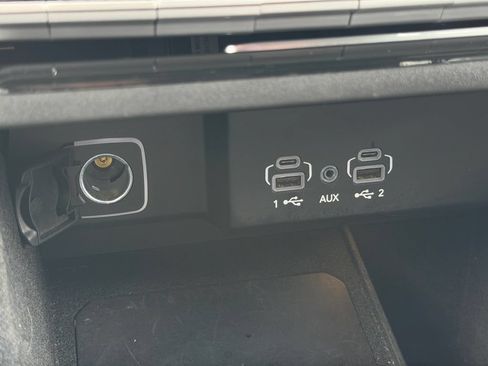 Used 2024 Jeep Wagoneer Series II AWD/4WD image 15