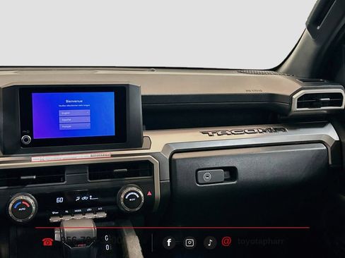 Used 2025 Toyota Tacoma TRD Off-Road AWD/4WD image 20