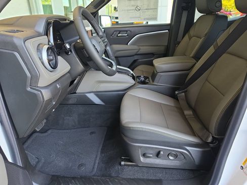 New 2026 Chevrolet Colorado ZR2 w/ Technology Package AWD/4WD image 23