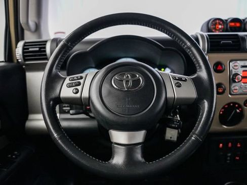 Used 2013 Toyota FJ Cruiser 4WD w/ Upgrade Pkg image 47