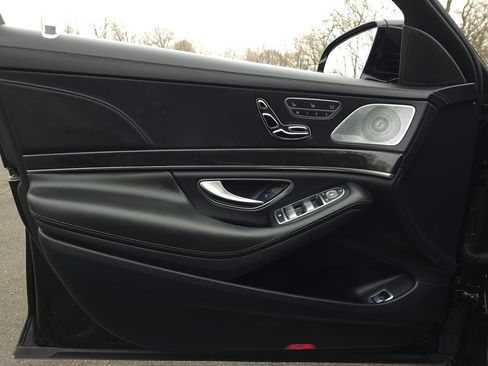 Used 2020 Mercedes-Benz S 560 4MATIC Sedan image 26