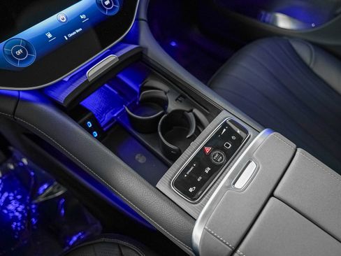 New 2026 Mercedes-Benz EQS 400 4MATIC SUV image 17