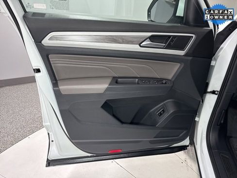 Used 2021 Volkswagen Atlas Cross Sport SE w/ Panoramic Sunroof Package image 9