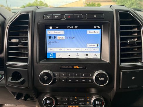 Used 2019 Ford Expedition Limited w/ Equipment Group 301A AWD/4WD image 26