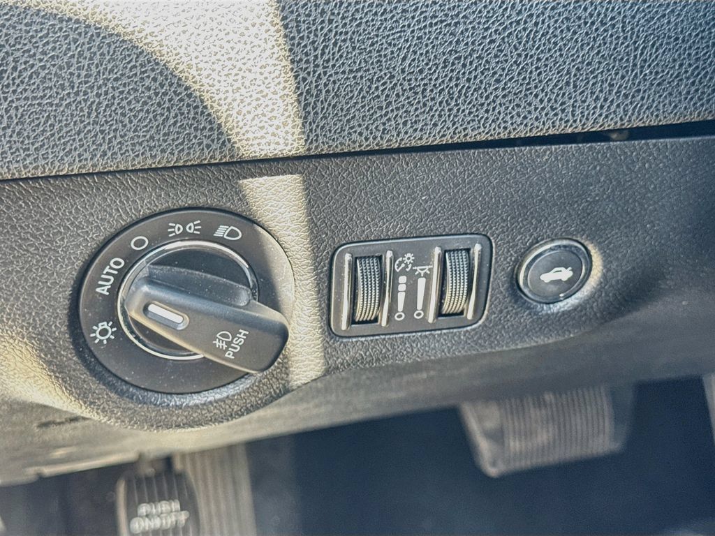 Used 2022 Chrysler 300 S w/ Comfort Group RWD image 10