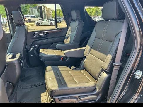 Certified 2025 Chevrolet Tahoe High Country w/ Sun And Tow Package AWD/4WD image 21