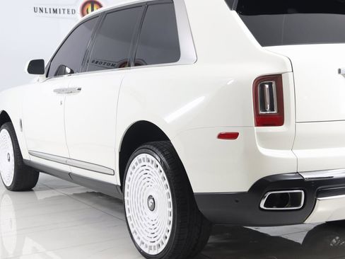Used 2020 Rolls-Royce Cullinan image 36