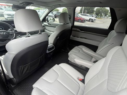 Used 2023 Hyundai Palisade SEL w/ Premium Package AWD/4WD image 17