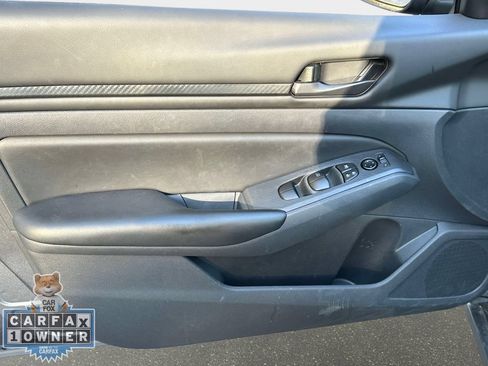 Used 2025 Nissan Altima 2.5 S FWD image 18