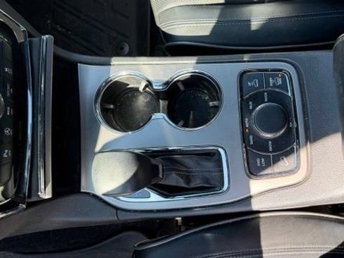 Used 2021 Jeep Grand Cherokee Overland AWD/4WD image 22