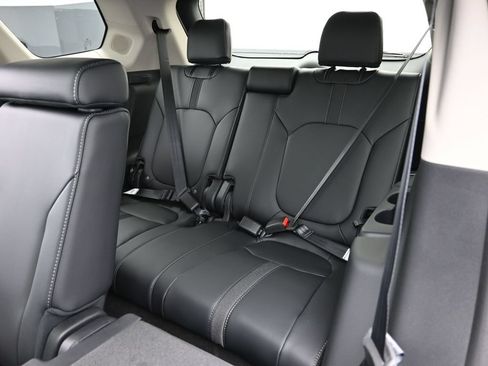 Used 2025 Honda Pilot Touring image 23