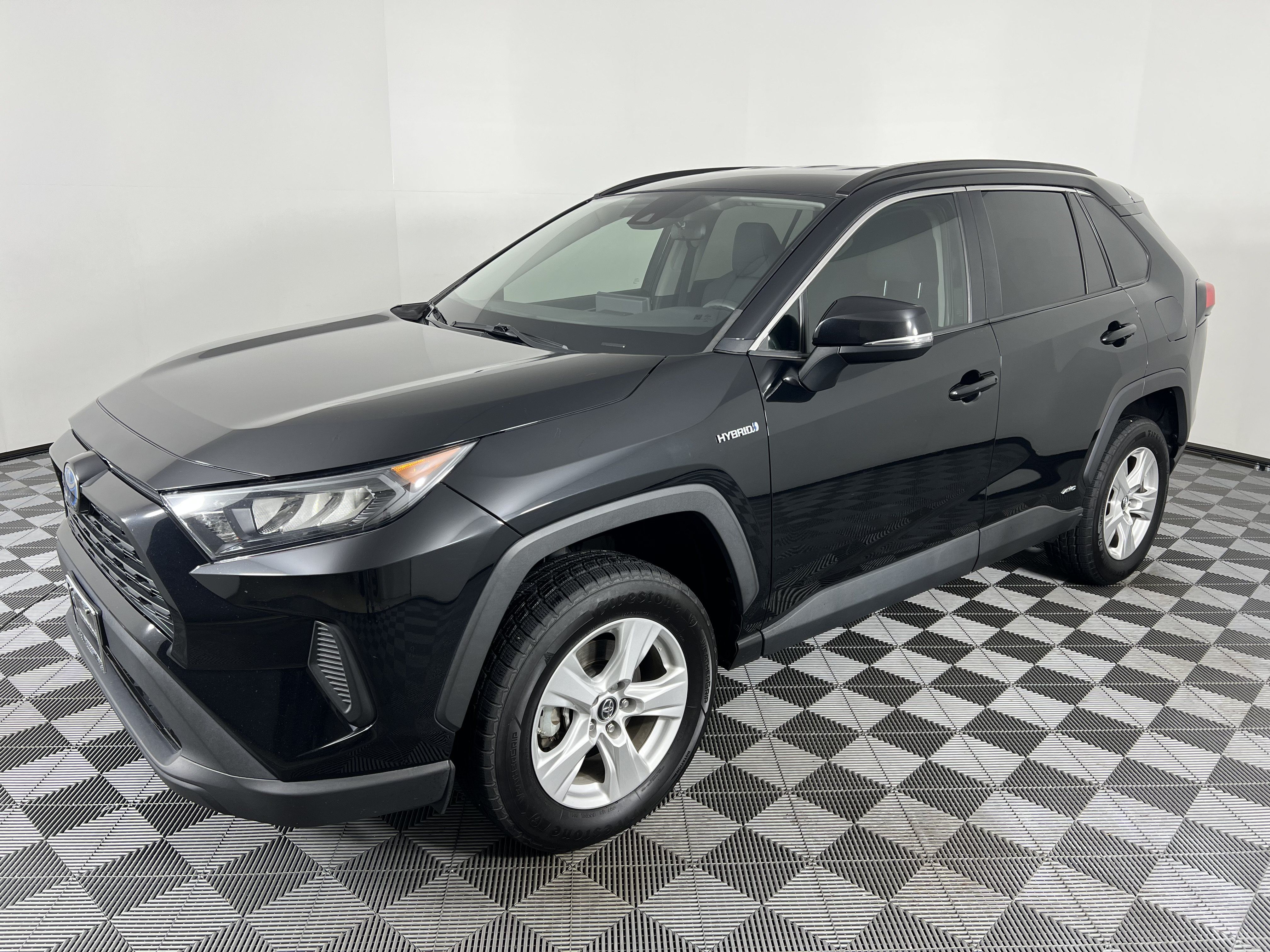 Used 2021 Toyota RAV4 LE AWD/4WD image 8