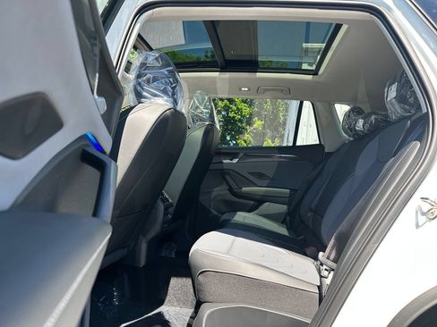 New 2026 Volkswagen Tiguan SE AWD/4WD image 18