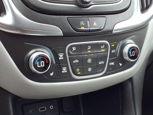 Used 2022 Chevrolet Equinox LT FWD image 25