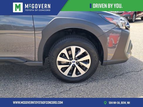 Used 2025 Subaru Outback Premium AWD/4WD image 12