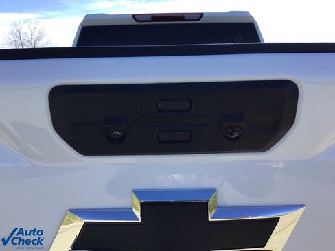 Used 2025 Chevrolet Silverado 2500 Custom w/ Custom Value Package image 7