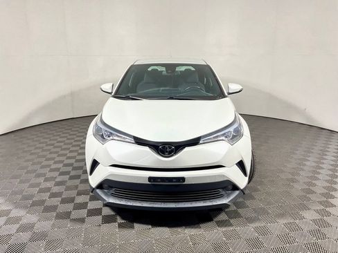 Used 2018 Toyota C-HR XLE FWD image 5