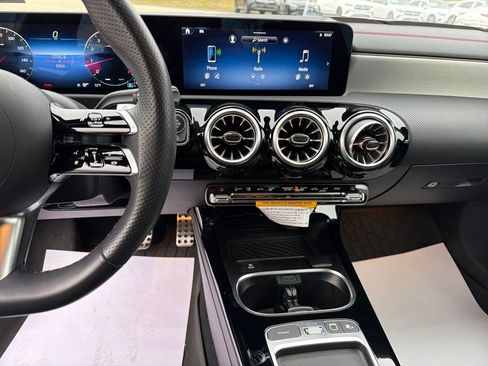 Certified 2025 Mercedes-Benz CLA 250 4MATIC image 17