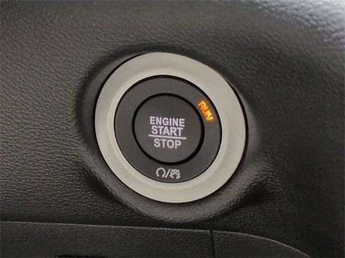 New 2025 Chrysler Voyager LX image 30