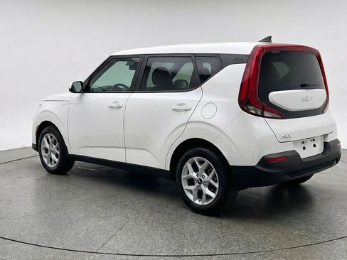 Used 2025 Kia Soul LX w/ LX Technology Package FWD image 6
