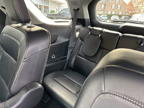 Used 2023 Ford Explorer Limited w/ Limited Technology Package image 14