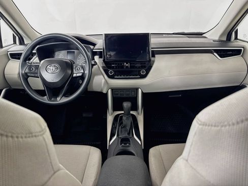 Certified 2025 Toyota Corolla Cross L AWD/4WD image 3