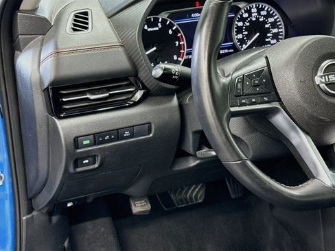 Used 2025 Nissan Sentra SR FWD image 17