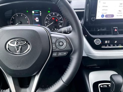 Used 2025 Toyota Corolla SE w/ Convenience Package FWD image 26