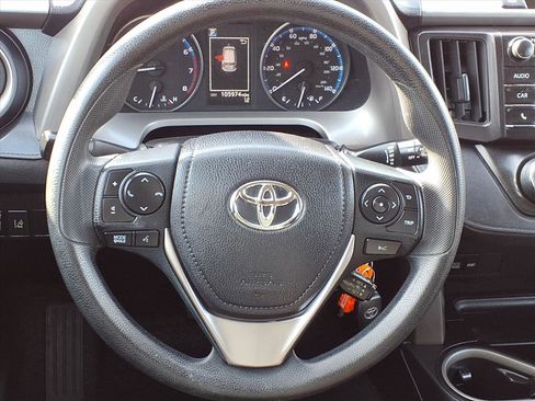 Used 2017 Toyota RAV4 LE image 7