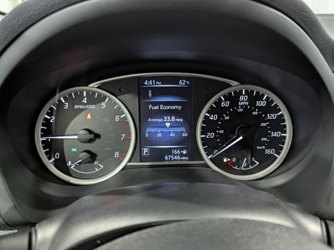 Used 2018 Nissan Sentra SR w/ SR Midnight Edition Package FWD image 17