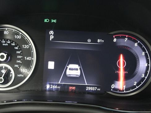 Used 2025 Genesis GV70 2.5T AWD/4WD image 19