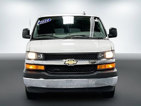 Used 2024 Chevrolet Express 3500 LT w/ LT Preferred Equipment Group RWD image 2