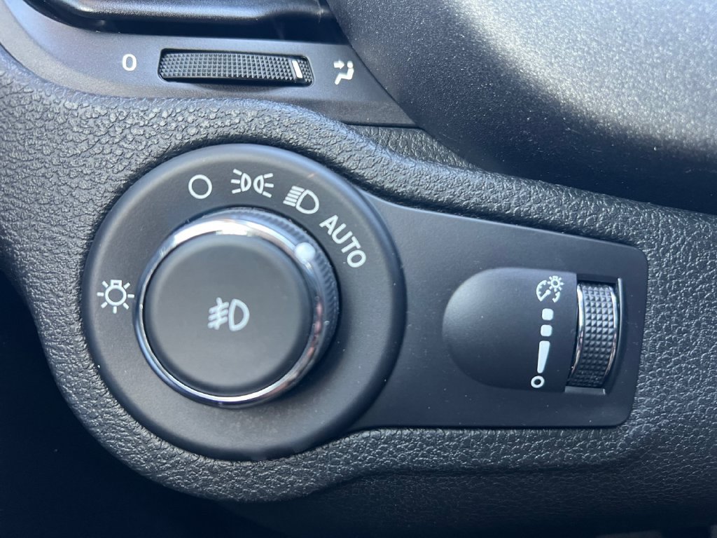 Used 2023 FIAT 500X Pop AWD/4WD image 25