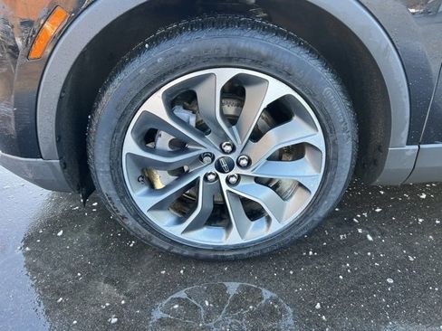 Used 2023 Lincoln Nautilus Reserve image 9