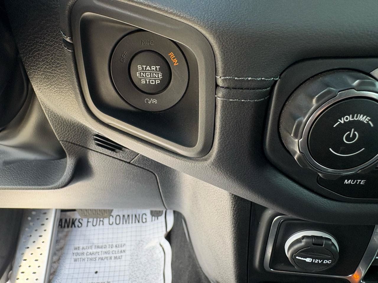 Used 2025 Jeep Gladiator Sport AWD/4WD image 38