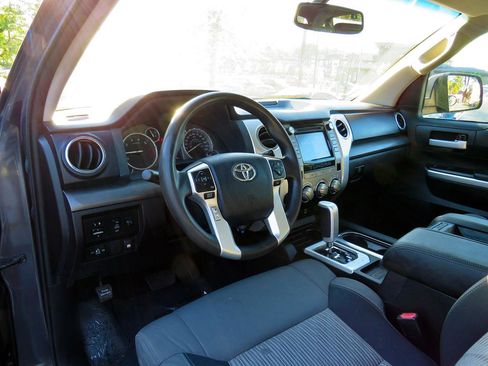 Used 2016 Toyota Tundra SR5 w/ SR5 Upgrade Package AWD/4WD image 13