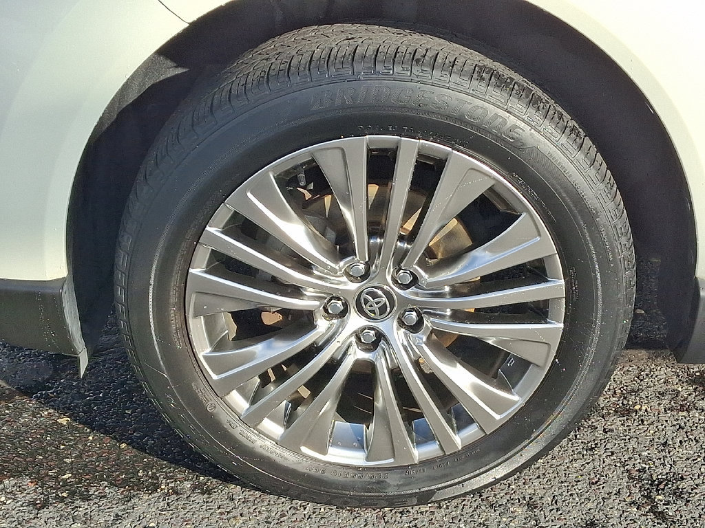Certified 2021 Toyota Venza Limited w/ Advanced Technology Package AWD/4WD image 8