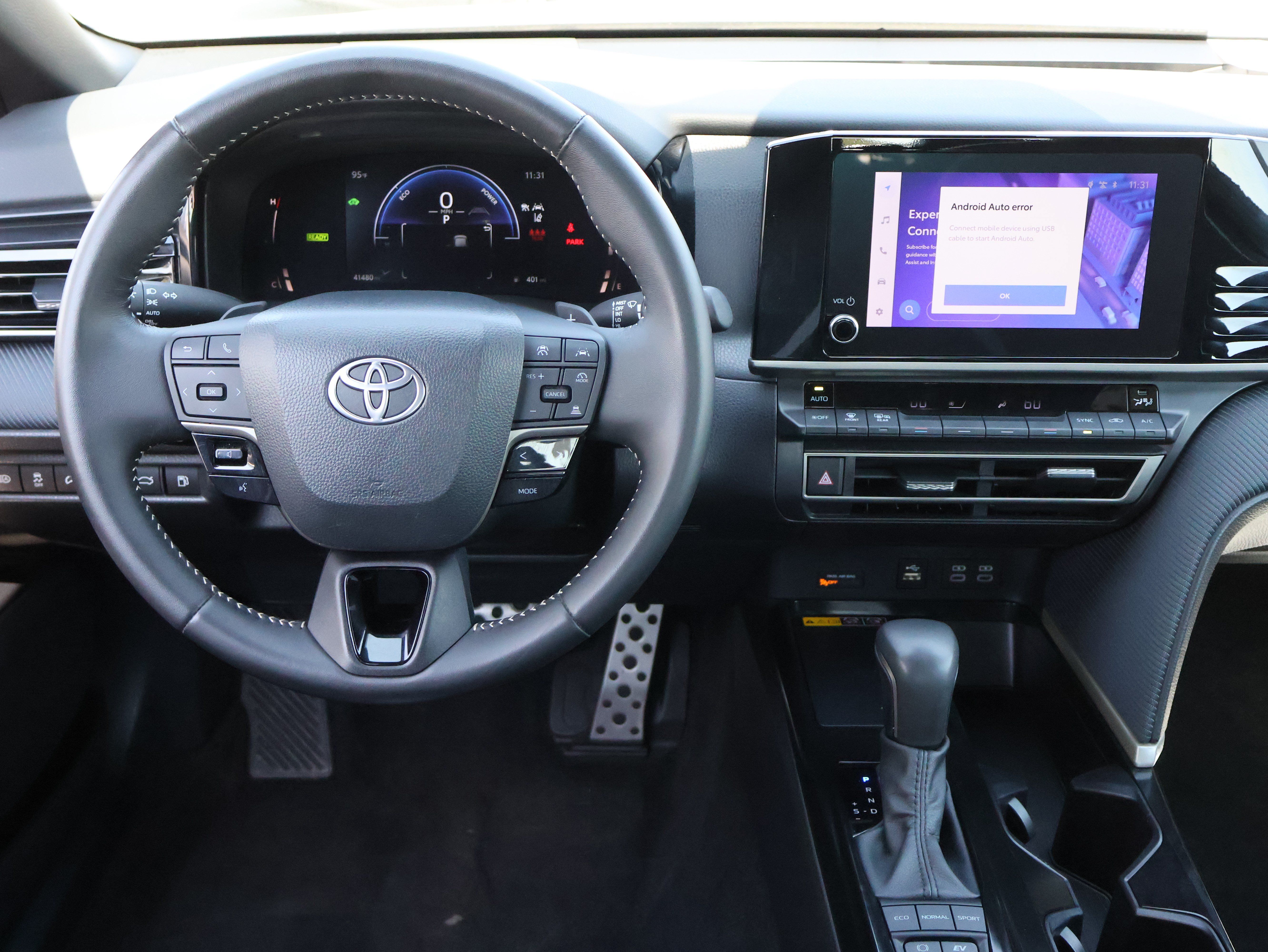 Used 2025 Toyota Camry SE FWD image 14
