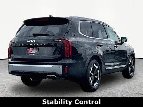 Used 2023 Kia Telluride S w/ S Sunroof Package FWD image 6