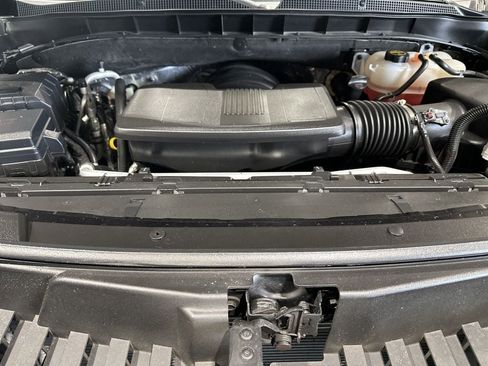 Used 2025 Chevrolet Suburban High Country AWD/4WD image 23