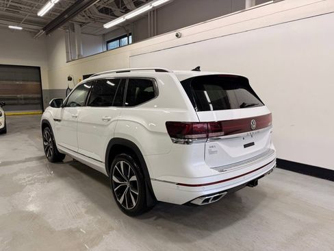 Used 2024 Volkswagen Atlas SEL Premium R-Line AWD/4WD image 3