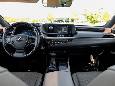 Used 2019 Lexus ES 350 image 16