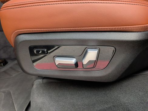 Certified 2024 BMW X7 xDrive40i w/ M Sport Package image 41