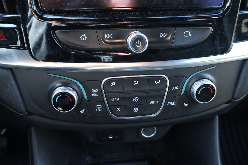Used 2023 Chevrolet Traverse LT AWD/4WD image 23