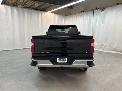 Used 2025 Chevrolet Silverado 2500 LT w/ Convenience Package image 4